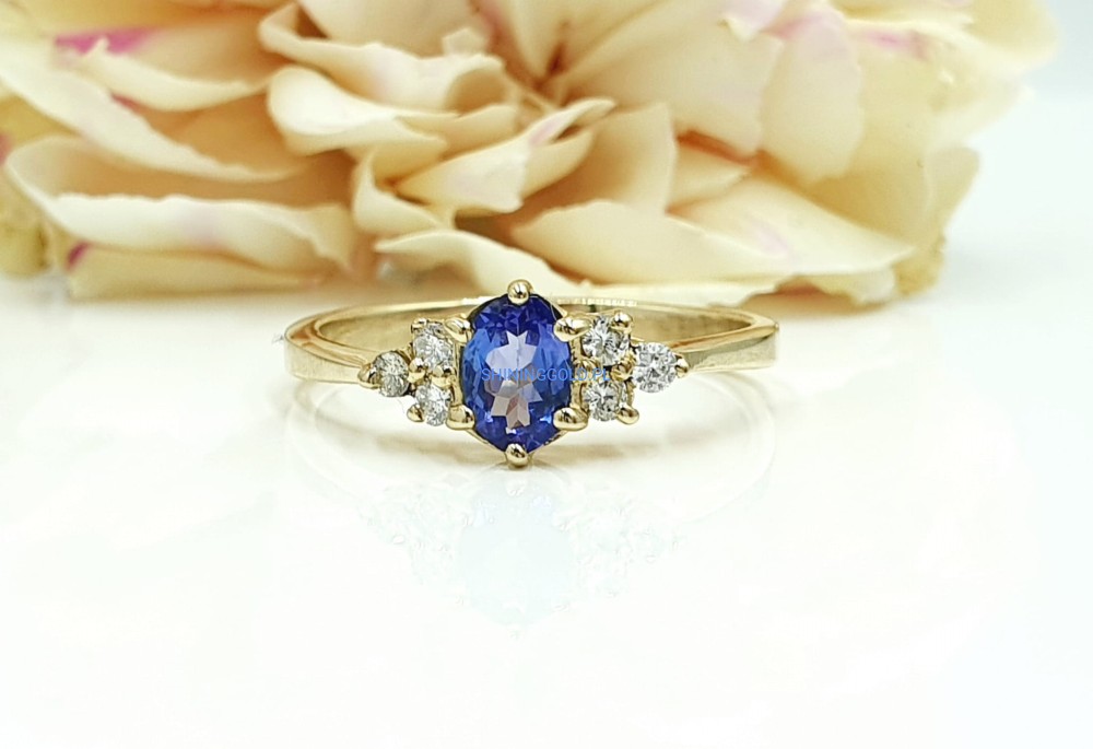 Złoty pierścionek z Tanzanitem i Diamentami (1106WS)