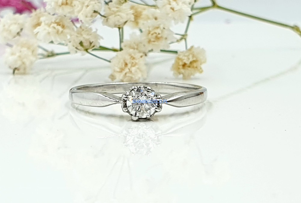 Złoty pierścionek z diamentem (1021WS)