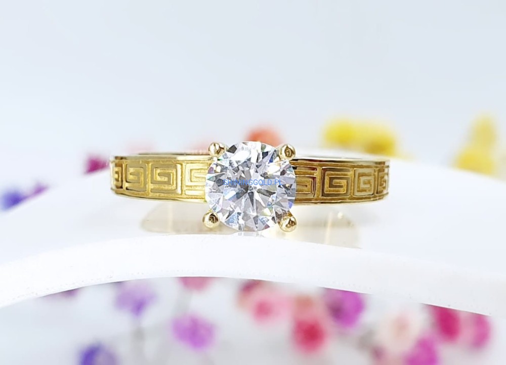 Złoty pierścionek (017.A)