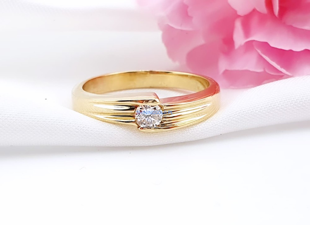 Złoty pierścionek z diamentem (1005WS)