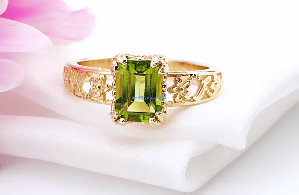 Złoty pierścionek z Oliwinem  (003WS)