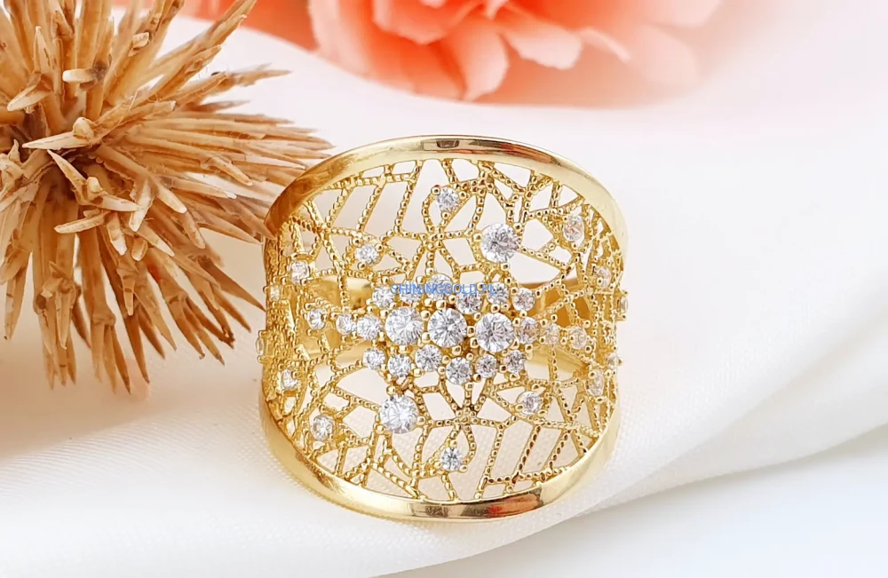 Złoty pierścionek z cyrkoniami (005P)