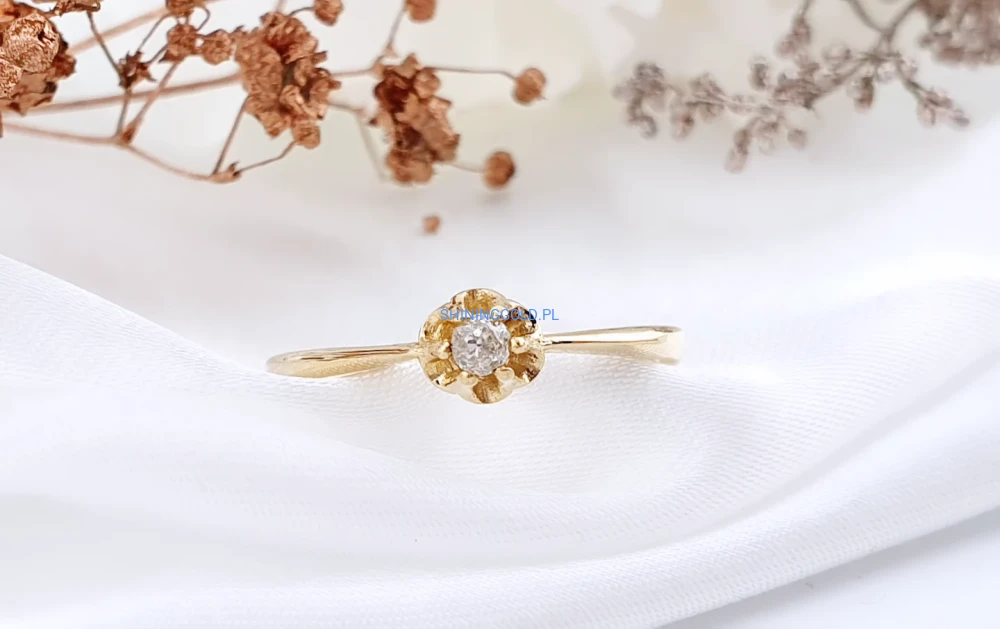 Złoty pierścionek z naturalnym diamentem (1125WS)