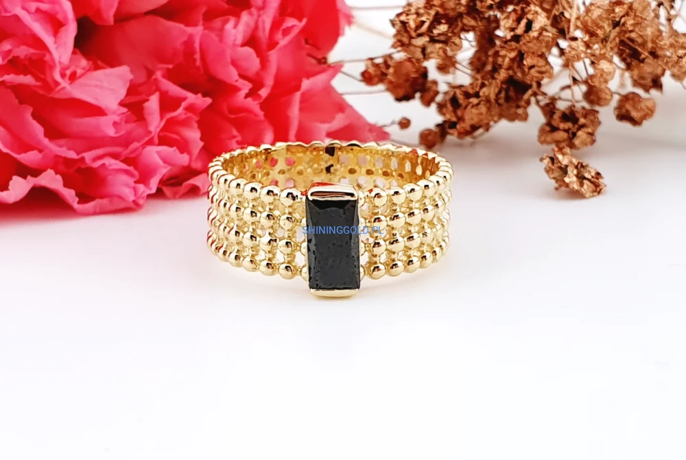 Złoty, nowy pierścionek z czarnymi cyrkoniami (015A)