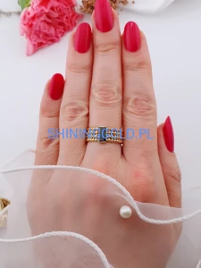 zloty pierscionek 585 z czarna cyrkonia rozmiar 17