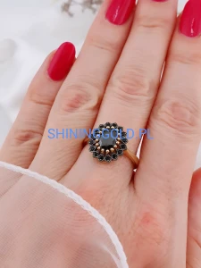 zloty pierscionek 585 z czarnymi cyrkoniami rozmiar 19