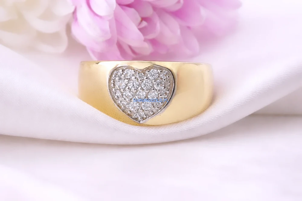 Złoty pierścionek z sercem i cyrkoniami (064A)