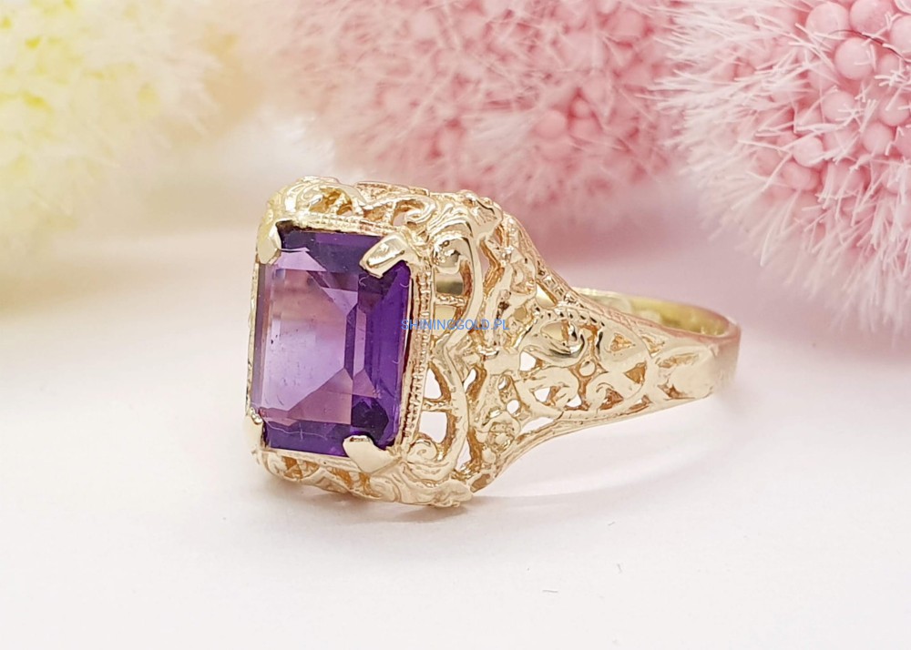 Złoty pierścionek (073.P)