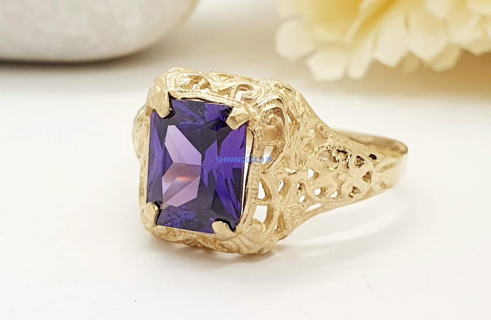 Złoty pierścionek (010.P)